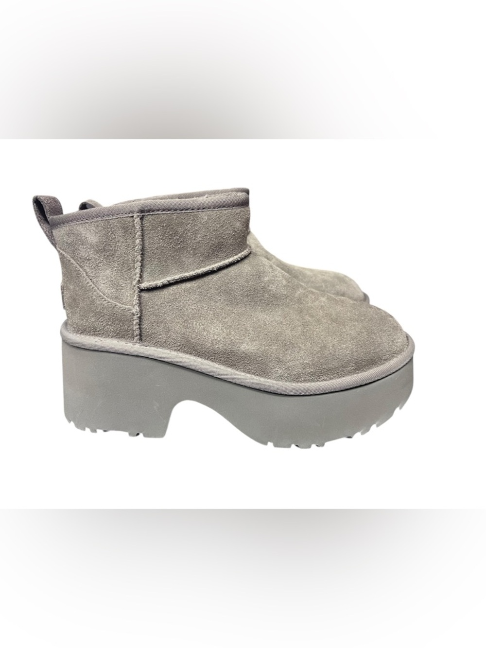 UGG Classic Ultra Mini New Heights Platform Boot Sz 8